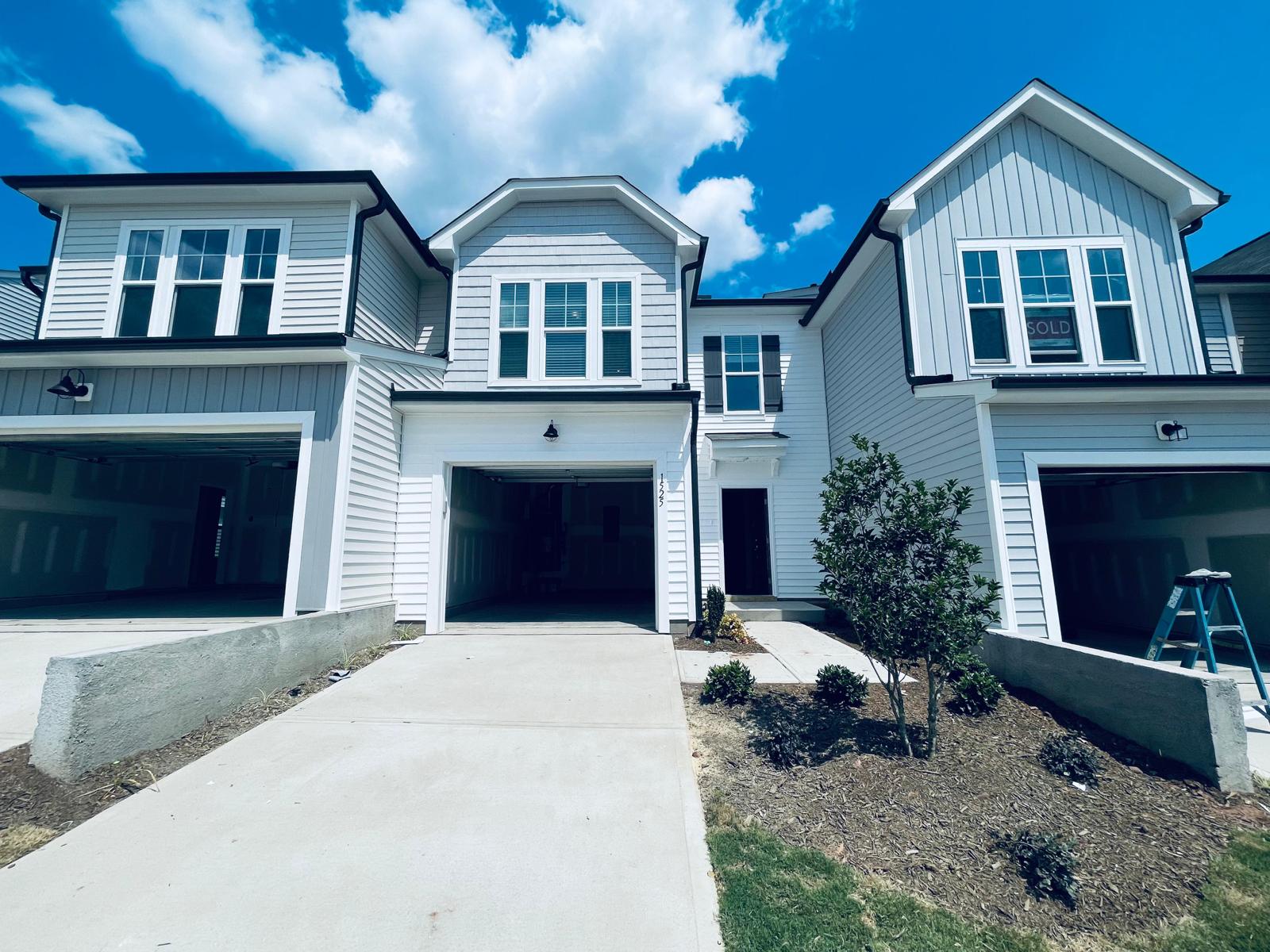 1525 Smoky Mountains St - 1